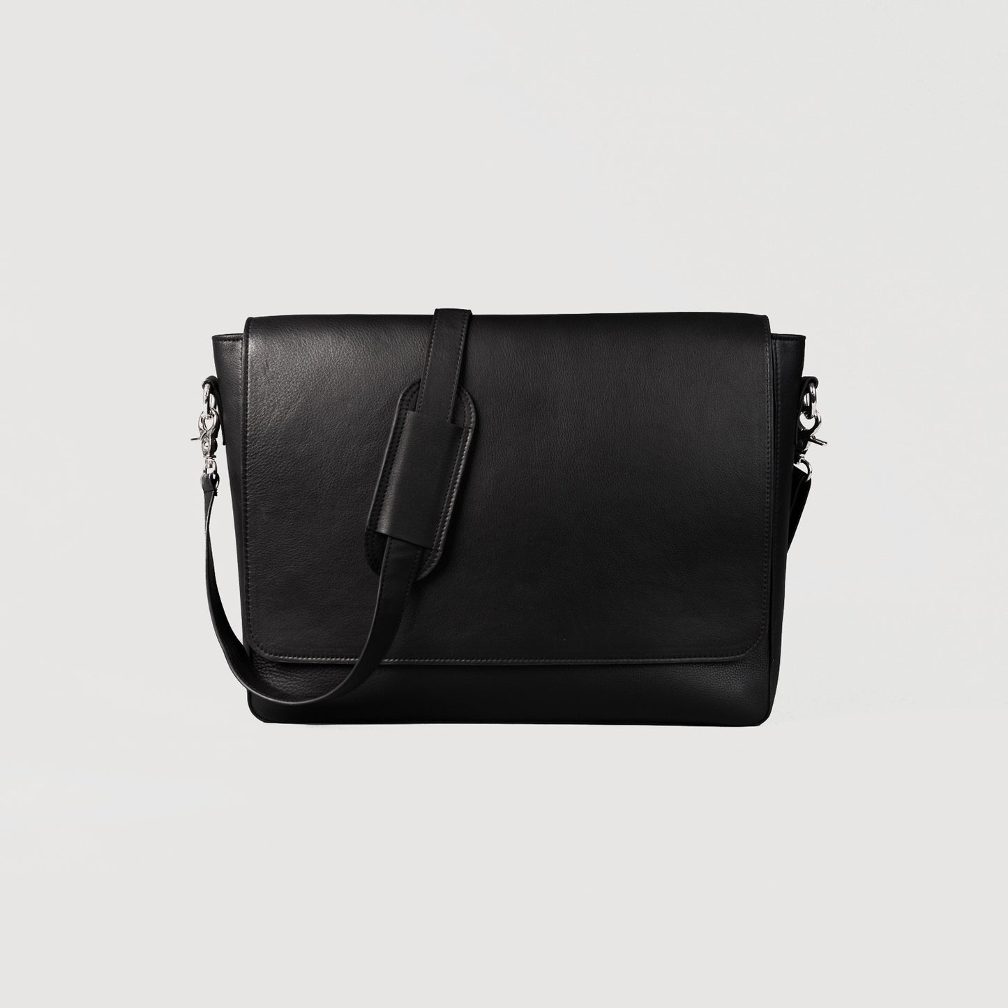 The Carismatico Black Leather Messenger Bag - Fierce Fusion