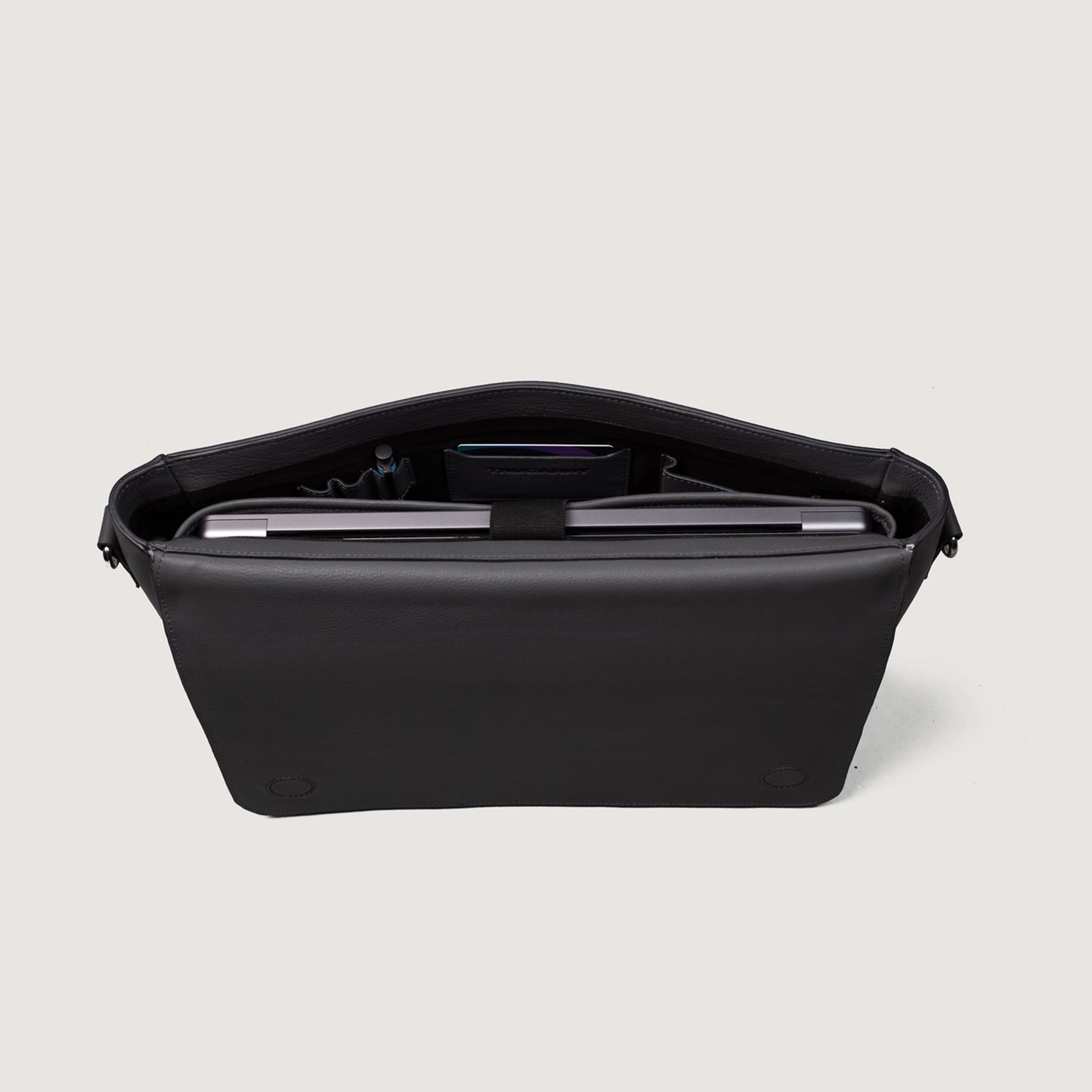 The Carismatico Grey Leather Messenger Bag - Fierce Fusion