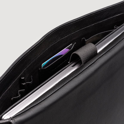 The Carismatico Black Leather Messenger Bag - Fierce Fusion