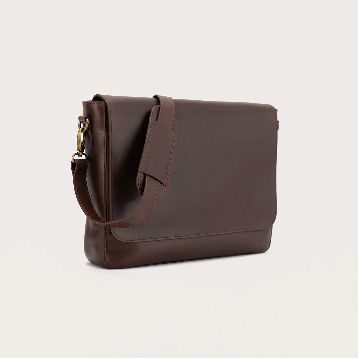 The Carismatico Vintage Brown Leather Messenger Bag - Fierce Fusion